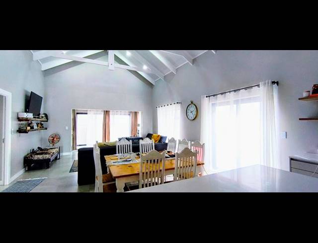 3 BEDROOM HOUSE FOR SALE IN BLUE MOUNTAIN VILLAGE